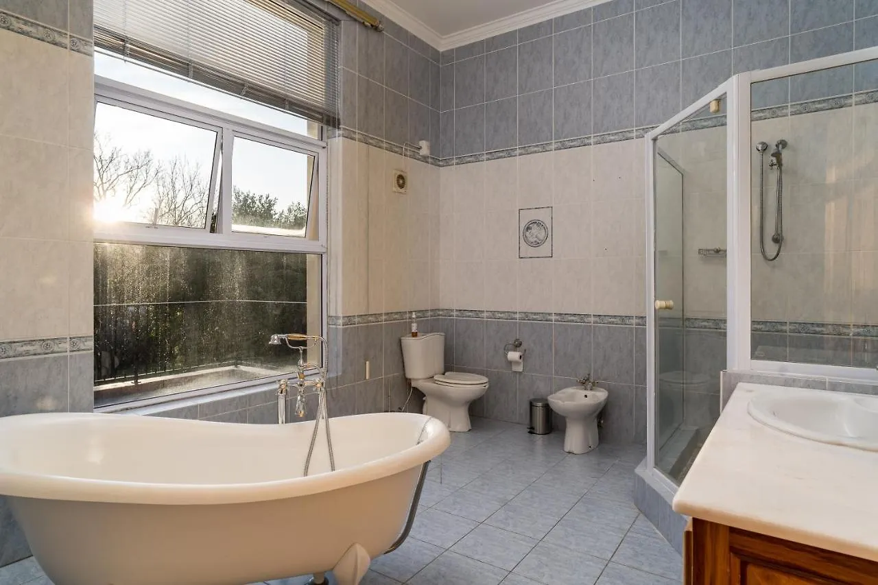 Hotel Red Mansion @ La Felicita Somerset West