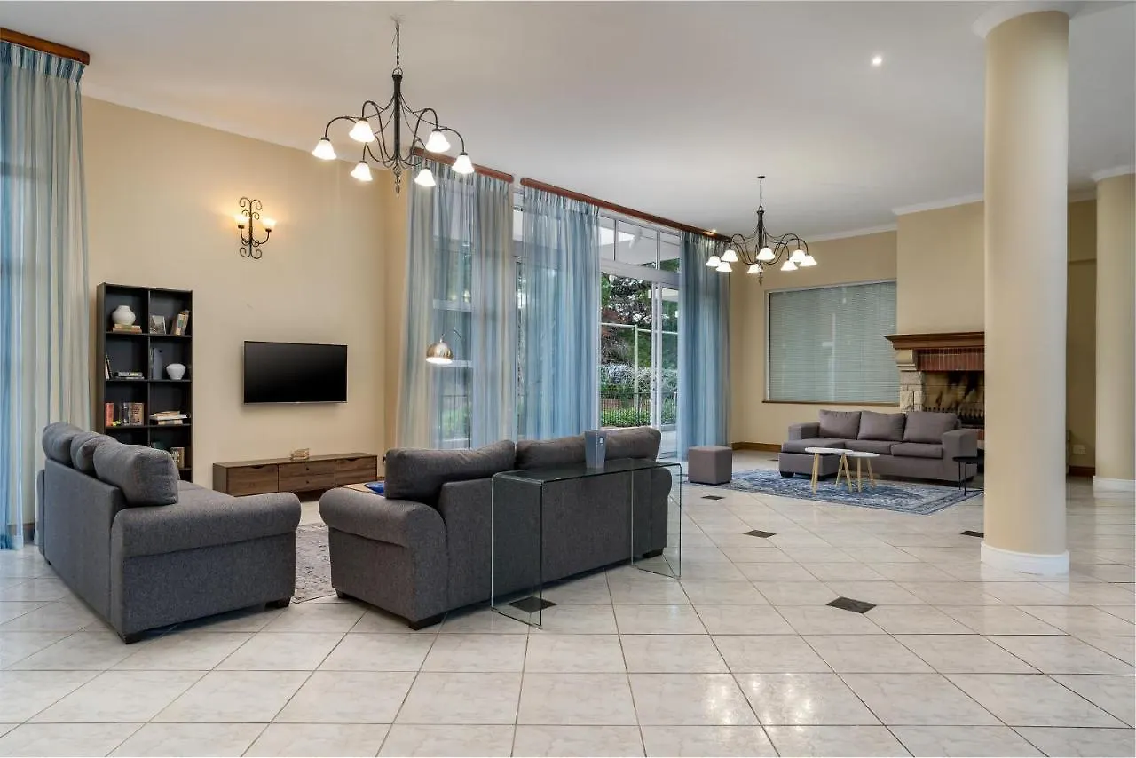 Hotel Red Mansion @ La Felicita Somerset West
